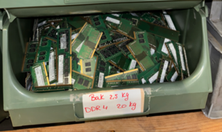 Ca. 20KG DDR4 server/laptop geheugen
